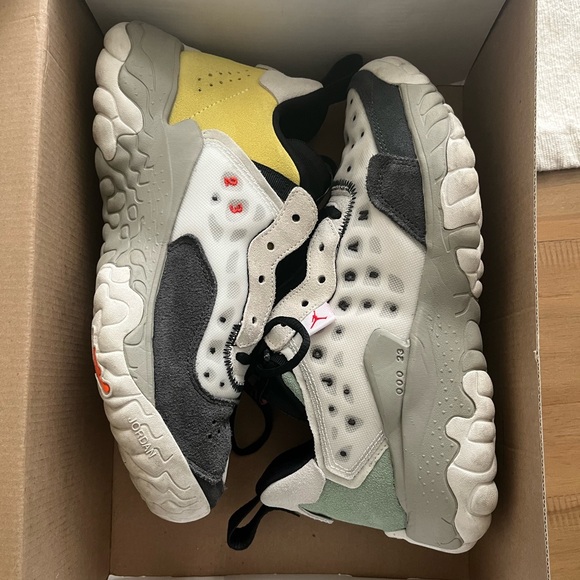 Jordan Delta 2 (GS) ‘Lightning’ - Picture 2 of 8